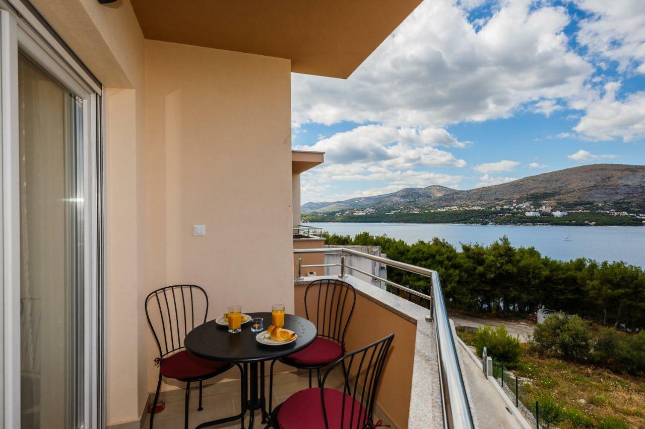 Apartments Mare Trogir Exterior foto